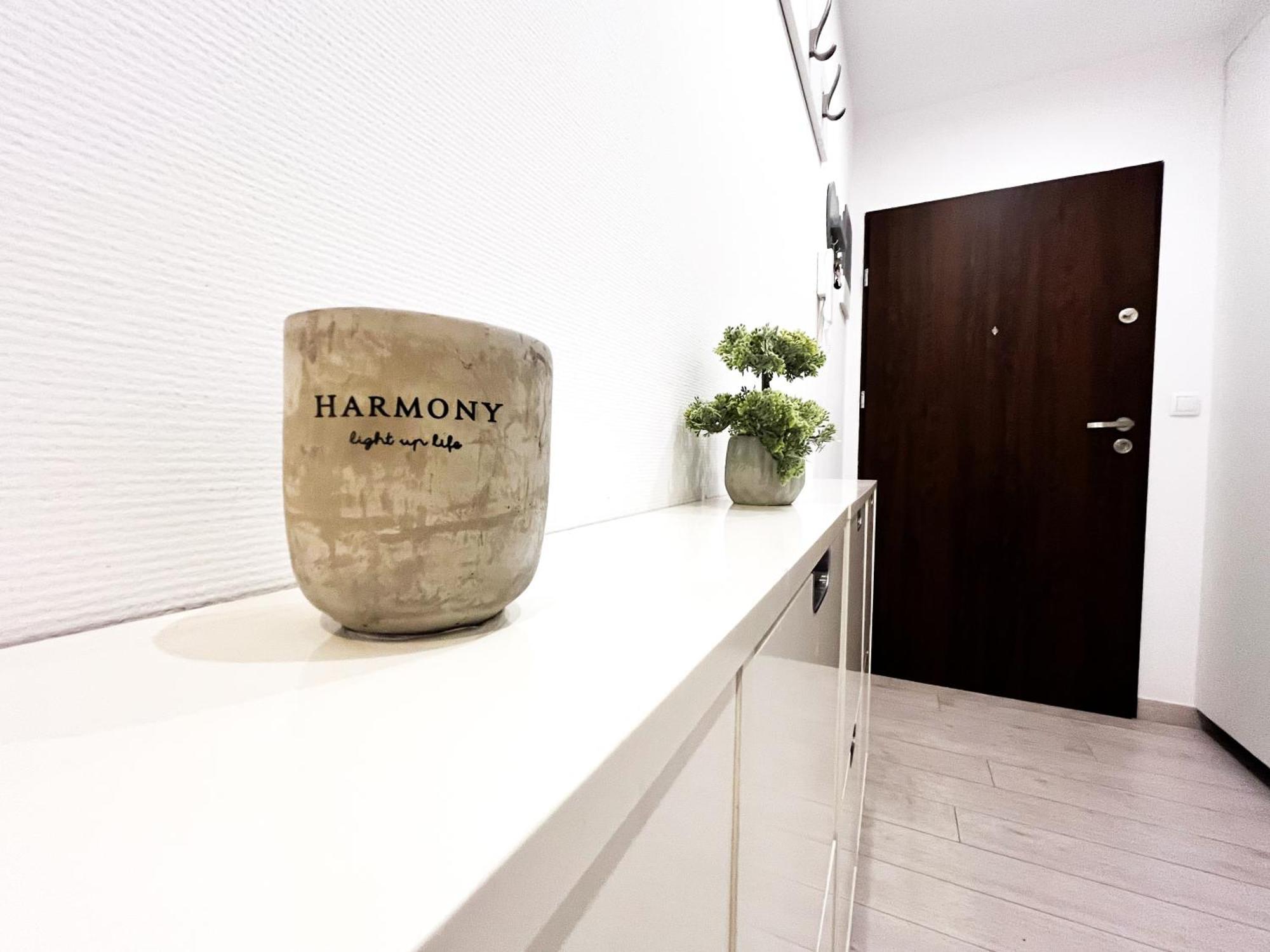 Walk To Park, Modern 2Bd Kitchen! Balcony, Parking Apartman Wrocław Kültér fotó